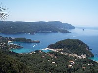 Paleokastritsa set fra en restaurant p� bjerget