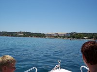 Vores egen Karda Beach forude