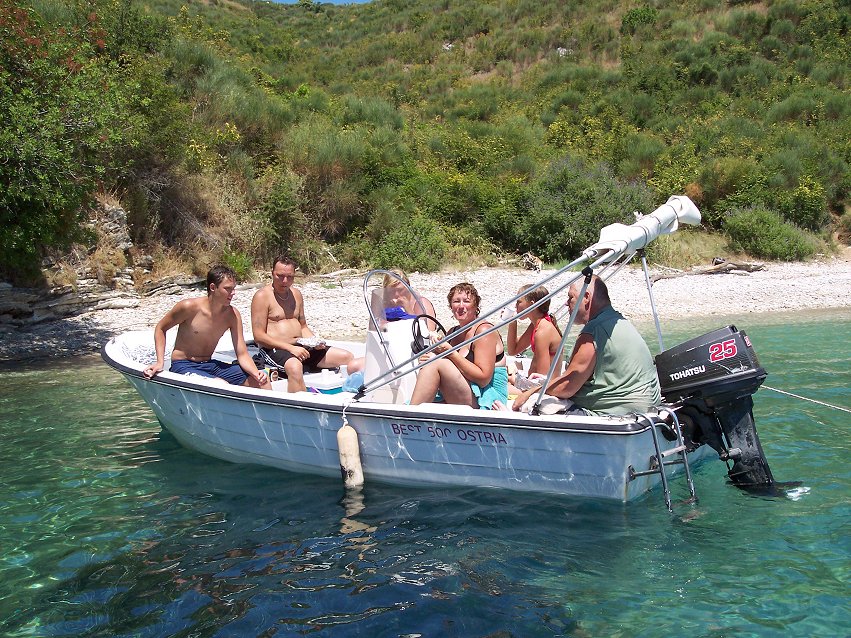 Kennie, Kim, Lena, Kirsten, Louise og John under b�dturen.