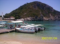 Vi lejer en b�d med guide