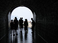 P� vej ud af tunnellen