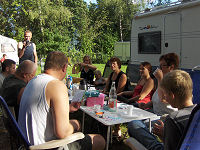 John har f�dselsdag, Camping Schiesstand, Brunico, Italien