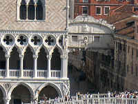 Zoomer ind p� Sukkenes bro