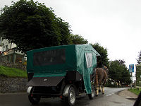 Hestevognene var overd�kkede pga. regnvejret