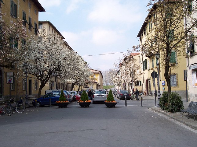 For�ret er kommet til Lucca.